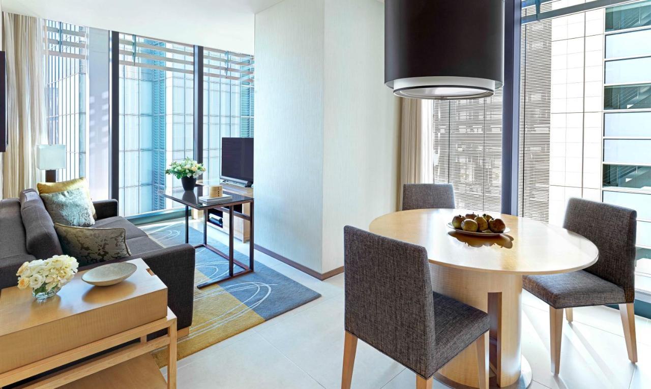 Oakwood Premier Tokyo Hotel Buitenkant foto A typical apartment at The Suites at The Standard