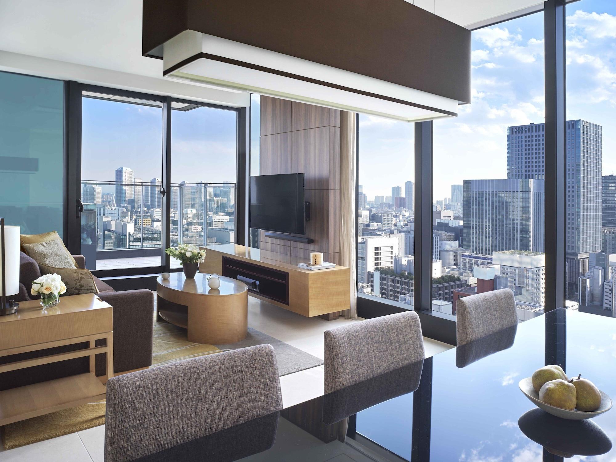 Oakwood Premier Tokyo Hotel Buitenkant foto A living room in a condominium