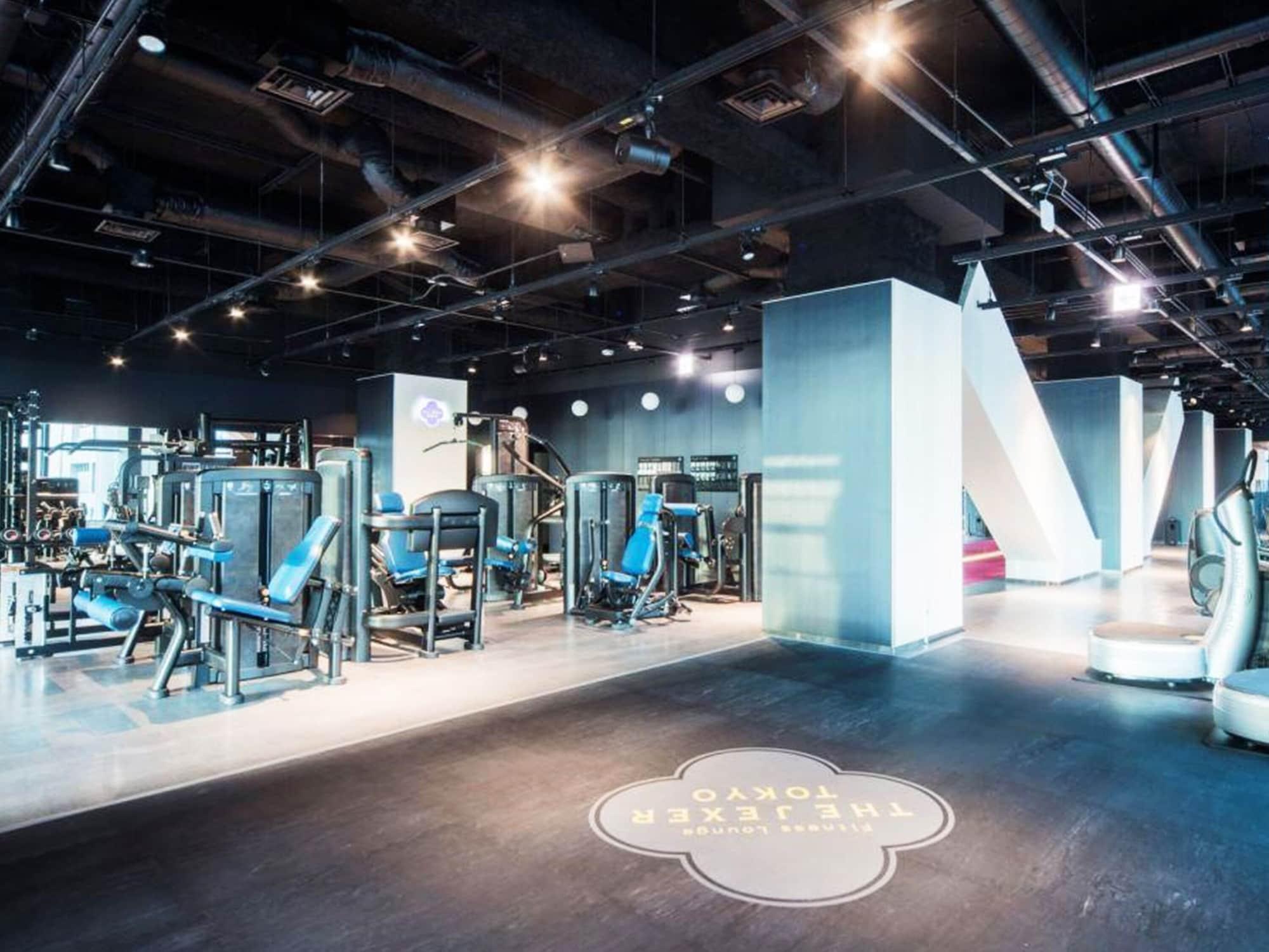 Oakwood Premier Tokyo Hotel Buitenkant foto Anytime Fitness in Japan