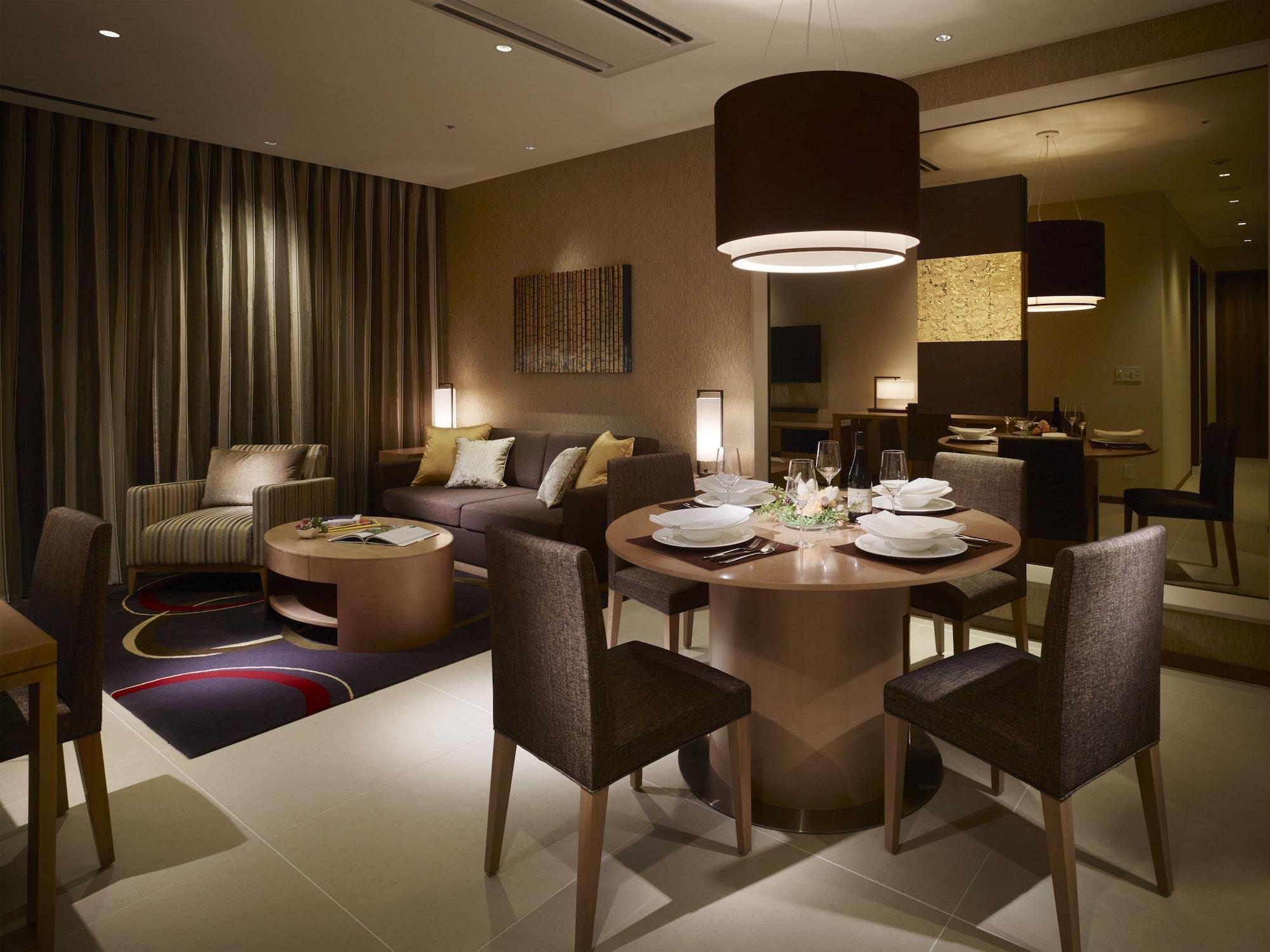 Oakwood Premier Tokyo Hotel Buitenkant foto A suite at the hotel