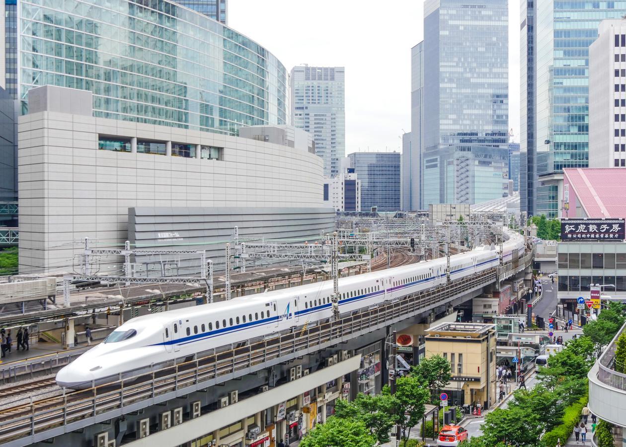 Oakwood Premier Tokyo Hotel Buitenkant foto Shinkansen